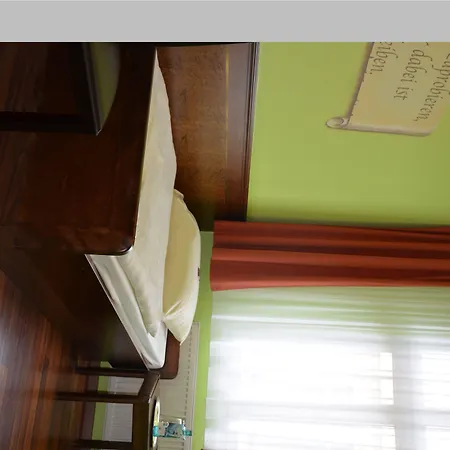 Hotel am Wilhelmsplatz-3